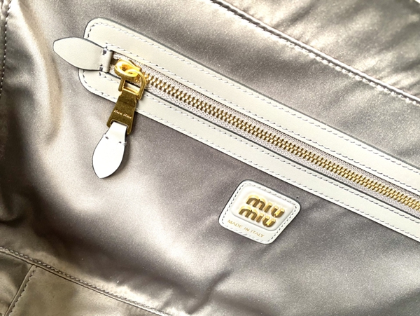 スーパーコピーブランドバッグ細部ディテール